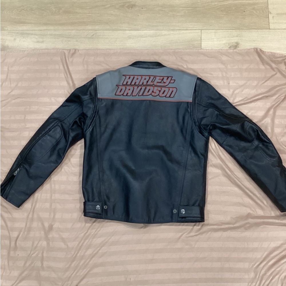 Harley-Davidson Men’s Black & Gray Leather Motorcycle Jacket - Picture 8 of 12